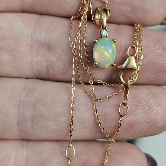 10k opal necklace - AMAZING COLORS! Rose gold. You don't see that often! There's - Picture 9 of 10